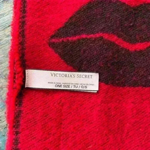 Victoria’s Secret Throw Blanket Red Black Lips with black fringe on ends - Picture 2 of 11